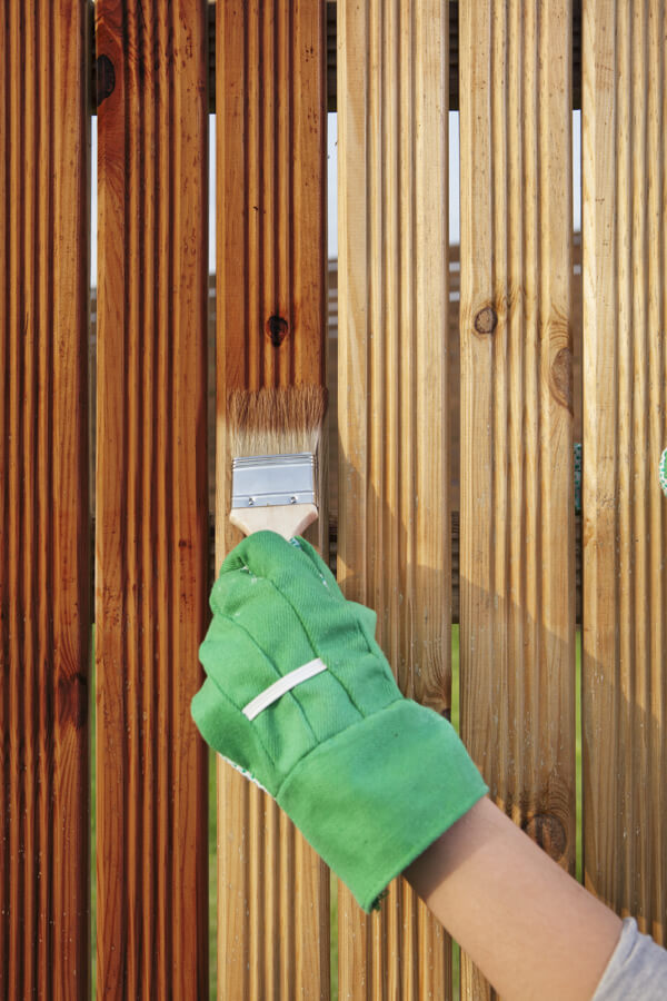 Ergeon How to Stain a Wood Fence